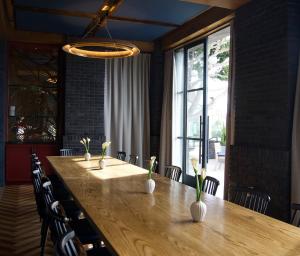 Image of MAYOR'S ROOM 